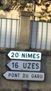 Road sign to Uzes