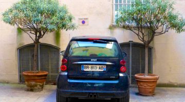 Smart car parking in Provence!