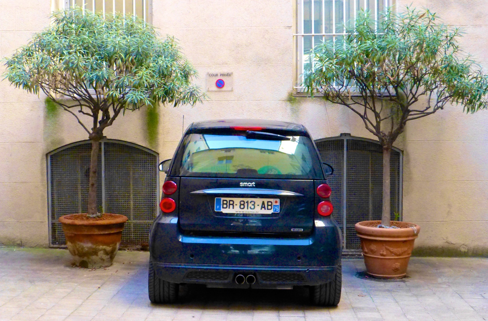 Smart car parking in Provence!