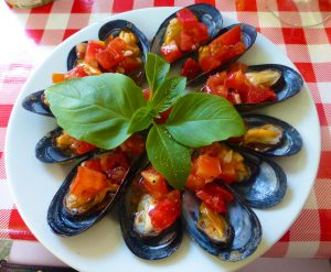 Moules at lunchtime in Aigues-Mortes, France