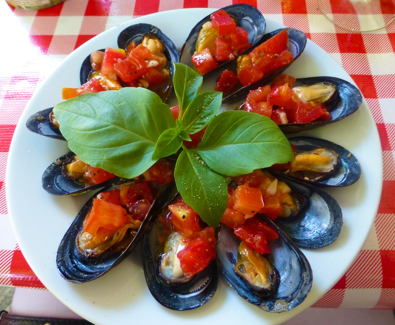 Moules at lunchtime in Aigues-Mortes, France