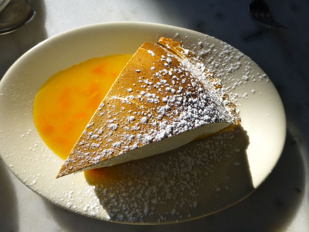 tarte au citron meringuée, lemon meringue pie, desert at Bistro Jeanty