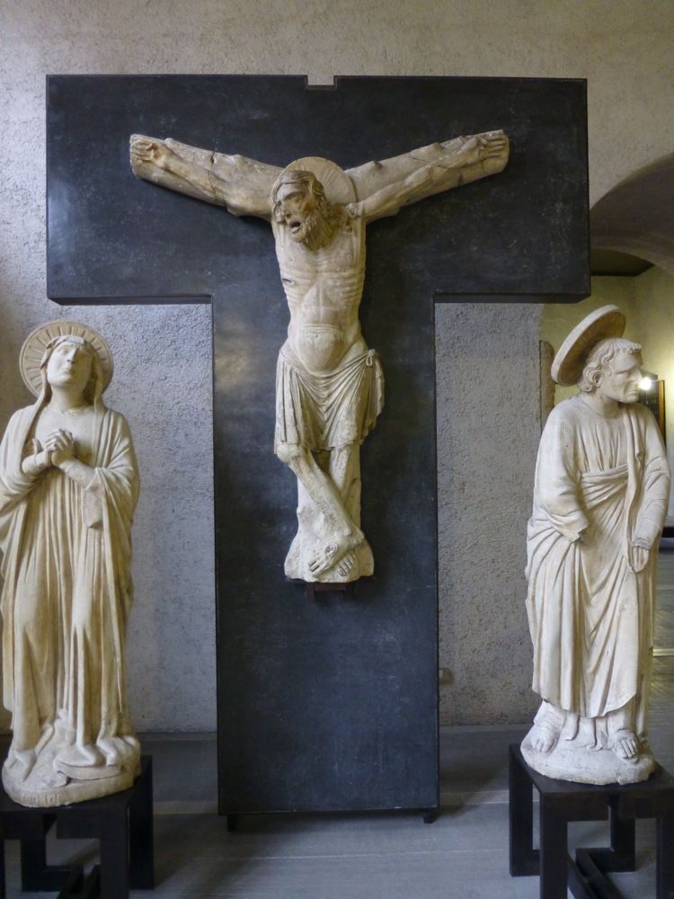 Crucifixion, sculptors at Castelvecchio, Verona, Italy