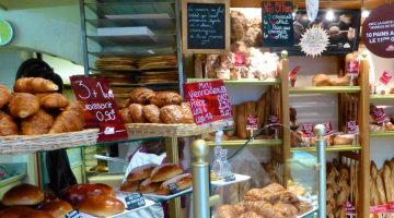 Shopping and dining in Lumrarin, Inside the Lourmarin boulangerie