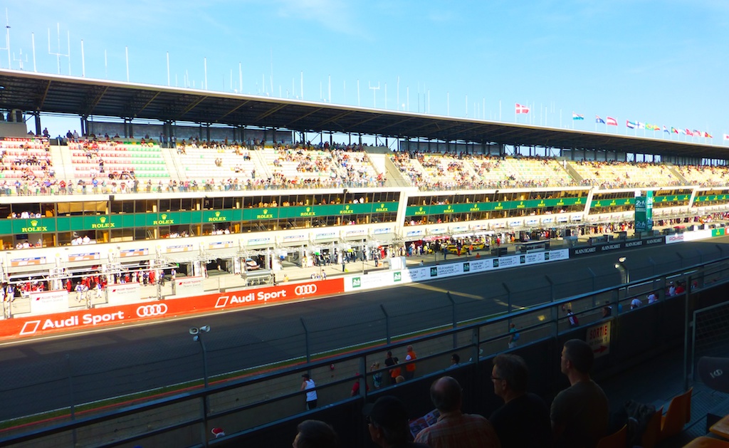 The track, start finish line, at 24 heures du Mans 2014