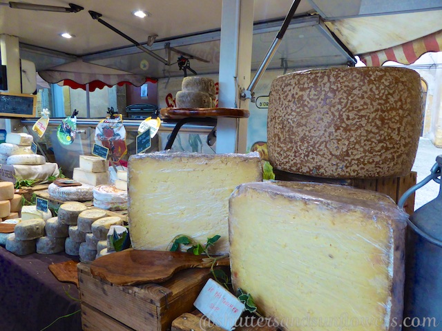 French cheese in the Market in Lourmarin in the Luberon Valley, Vaucluse, Provence, France