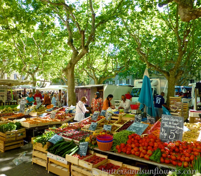 Travel tips for visiting the markets of Provence