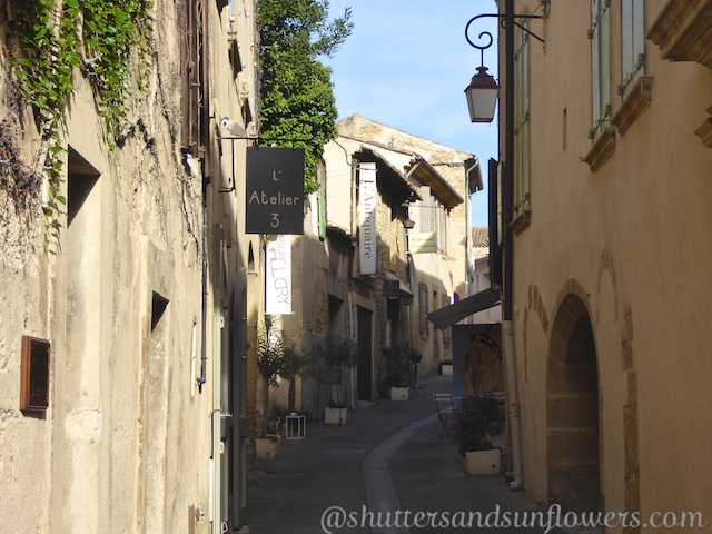 Streets of Lourmarin village, Luberon, Vaucluse, Provence, France