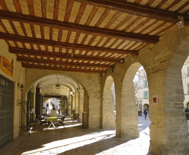 Travel Guide Uzes near Provence, Languedoc Roussillon, France