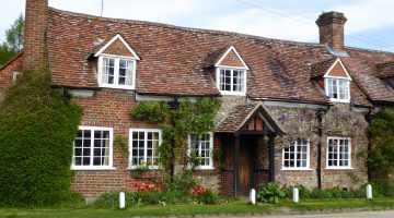 Springtime in England, a village house in Turville