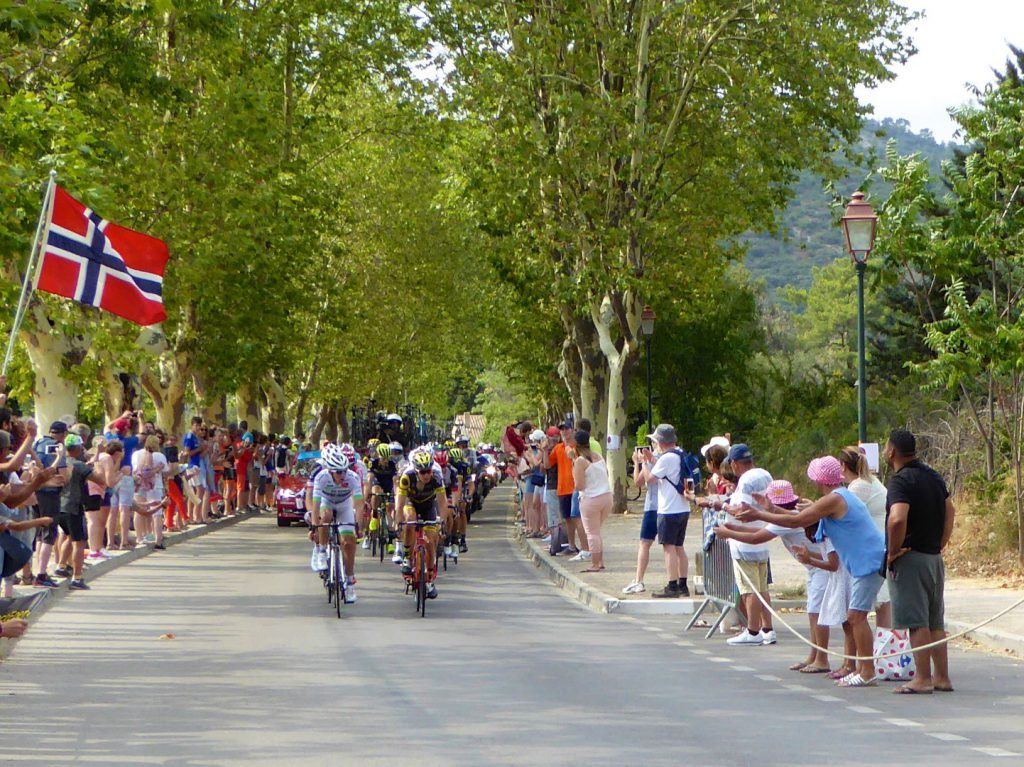 Tour de France 2017 arriving in Lourmarin