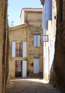 Street in Grambois, Luberon, Vaulcuse, Provence, France