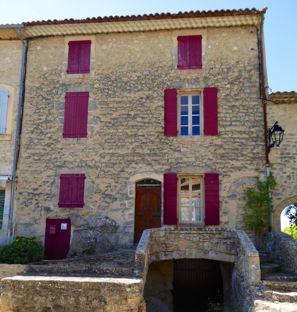 Property in Grambois, Luberon, Vaulcuse, Provence, France