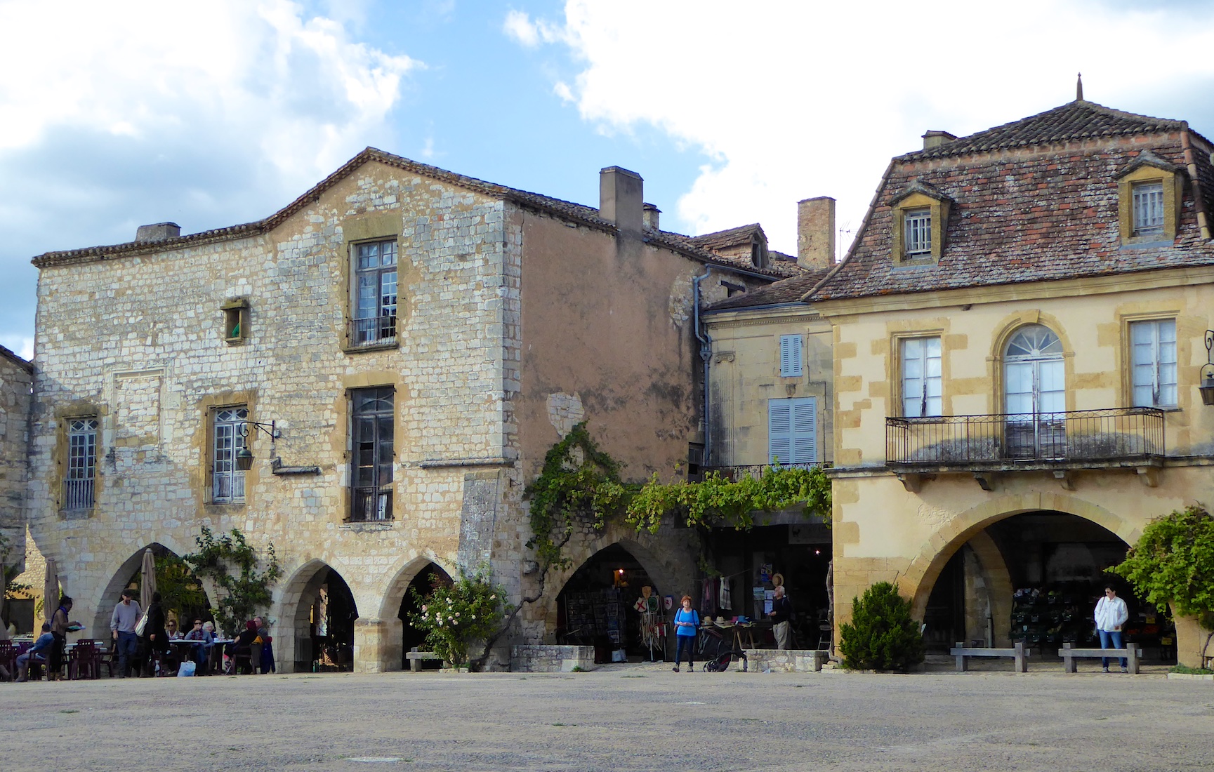 Fairy Tale Châteaux, Medieval Villages And Wine In France's Dordogne 