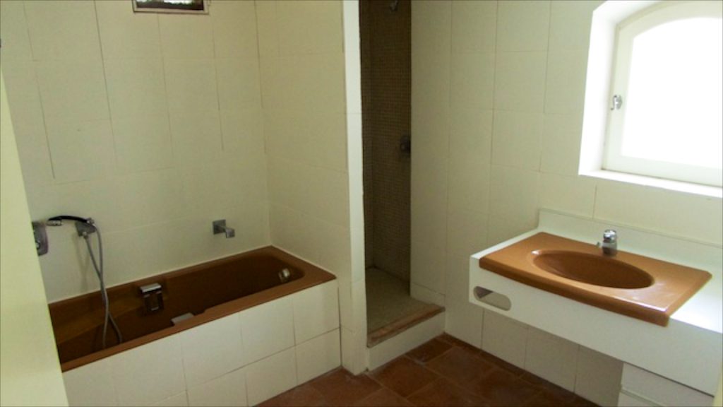 Bathroom in the maison de village in Lourmarin before the remodel