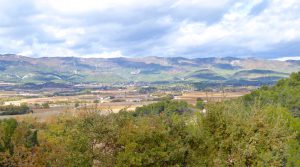 Luberon view near Ansouis, Lubero, Vaucluse, Provence, France
