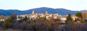 The village of Lourmarin in November at dusk, Luberon, Vaucluse, Provence, France