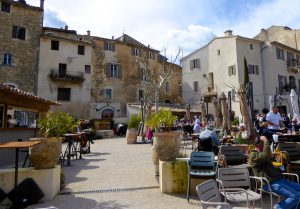 Bistrot Le Cinq in March, Menerbes, Luberon, Vaucluse, Provence, France