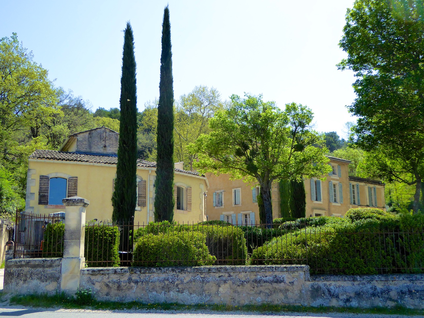 Le Château Constantin, Lourmarin, Luberon, Vaucluse, Provence, France