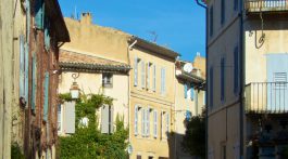 Springtime in Lourmarin, Luberon, Vaulcuse, Provence