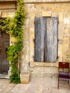 Window in Saint-Rémy-de-Provence, Bouches-du-Rhône, Provence, France