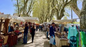 Lourmarin Travel Guide, Lourmarin Friday Market, Luberon, Provence