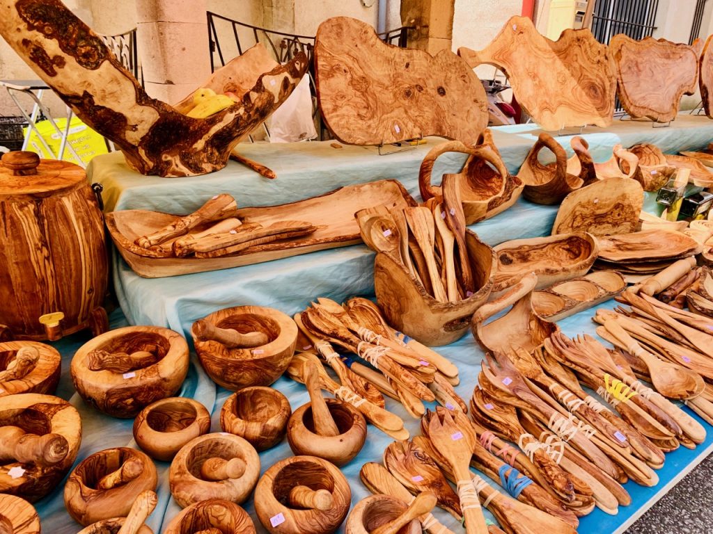 Wooden olive gifts in the Lourmarin market