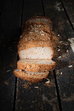 Gluten free bread at L'Auberge la fenière, Lourmarin, Luberon, Vaucluse, Provence, France