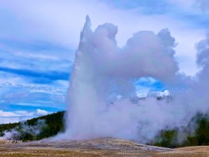 Old Faithful Geyser erupting
