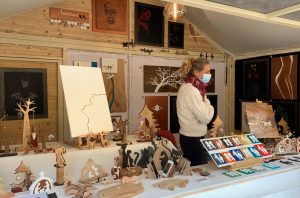 Christmas hut selling wooden goods in Aix-en-Provence, Provence, France