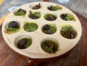 Escargots at Bistrot les Pieds dans L'Eau, St-Remy-de-Provence, Bouches-du-Rhône, France