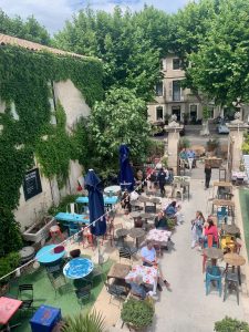 Entrance patio at Bistrot les Pieds dans L'Eau, St-Remy-de-Provence, Bouches-du-Rhône, France
