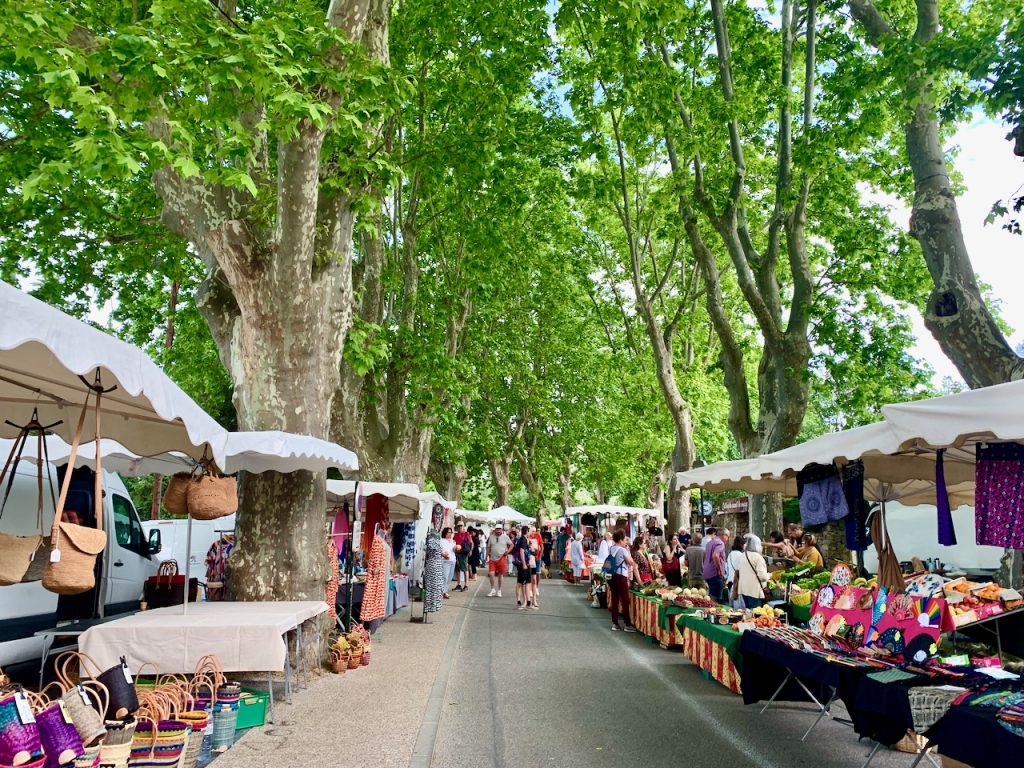 Market Day in Lourmarin, Luberon, Vaucluse, Provence, France