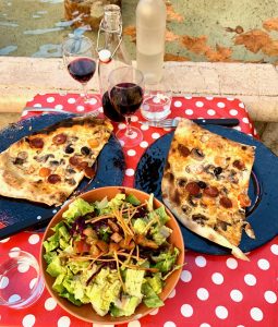 Pizza at Le Four Sous le Platane, Aix-en-Provence,