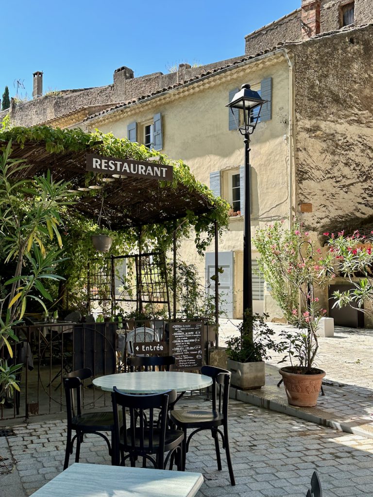 Le Cercle restaurant in Cucuron, Luberon, Vaucluse, Provence, France