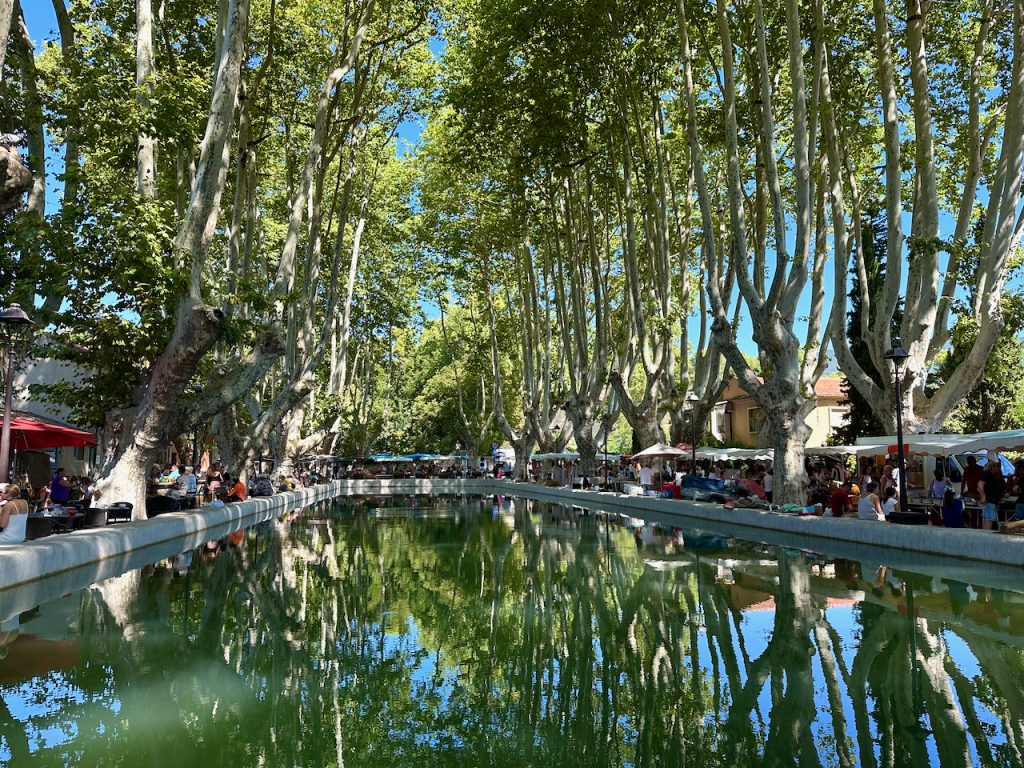 Bassin de l'étang, Cucuron, Luberon, Vaucluse, Provence, France