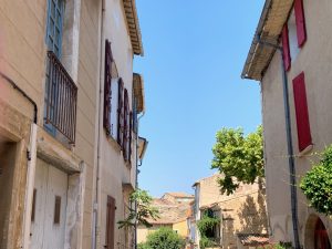 Street in Cucuron, Luberon, Vaucluse, Provence, France