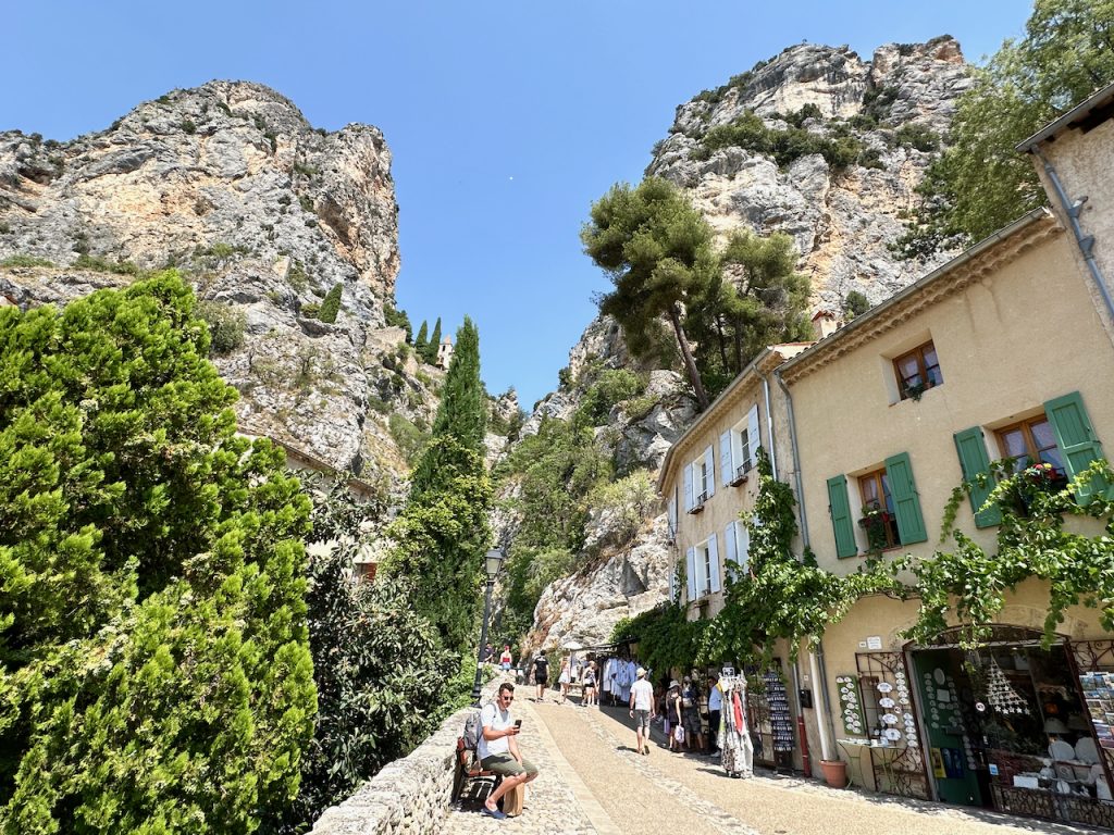 Street in Moustiers-Sainte-Marie, Parc Naturel Régional du Verdon, Provence, France