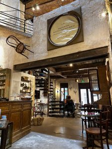 Café in Maison Empereur, Marseille