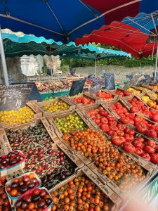 Tomatoes in Cucuron market