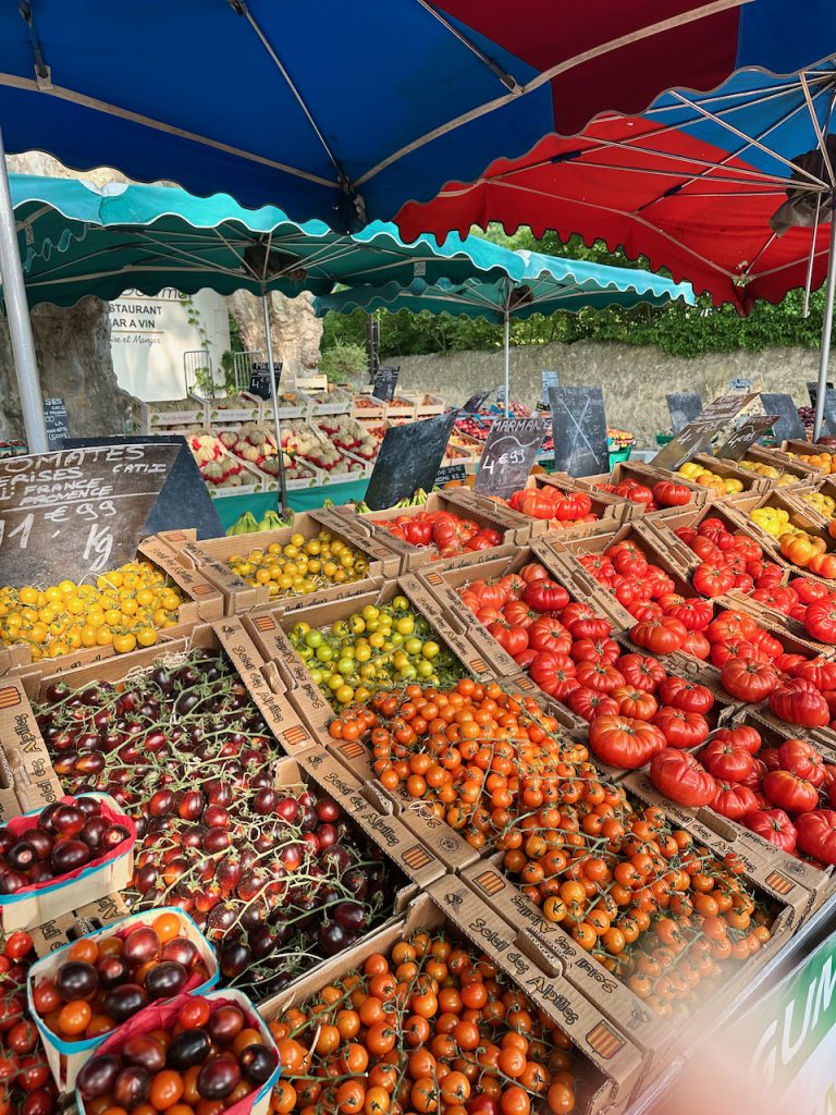 Tomatoes in Cucuron market